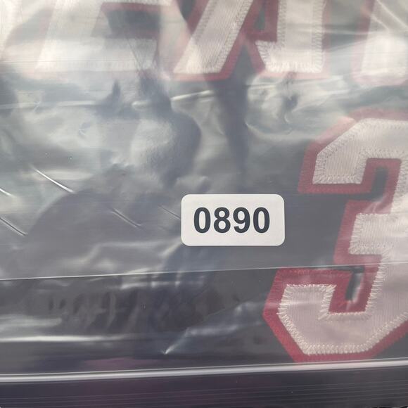 Vintage Miami Heat Dwayne Wade #3 Adidas Basketball Jersey Size 54 Stitched - Picture 12 of 12